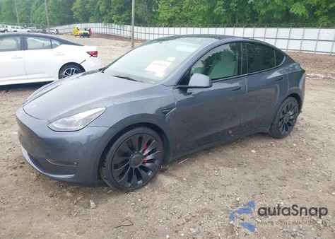 2022 Tesla Model Y Performance Dual Motor All-Wheel Drive z USA, uszkodzony, nr VIN 7SAYGDEF9NF377005
